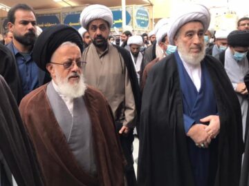 حضور نماینده مقام معظم رهبری در کشور عراق و عضو مجلس خبرگان رهبری در مراسم تشییع پیکر آیت الله رضی شیرازی رحمت الله علیه